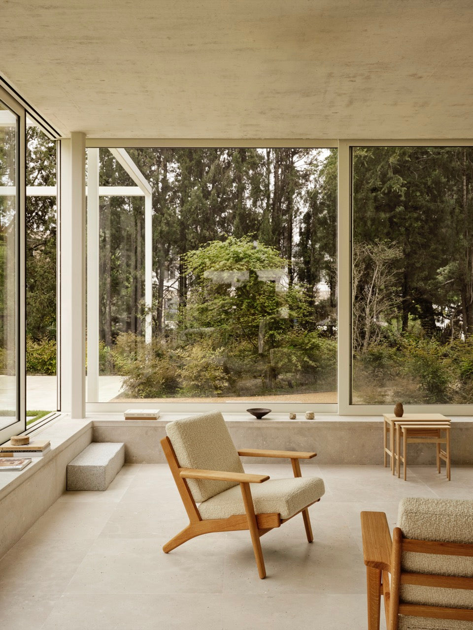 CH290 Lounge Chair